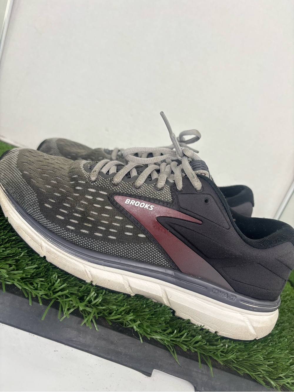 Brooks Dyad 11 1103231D031 Size 8